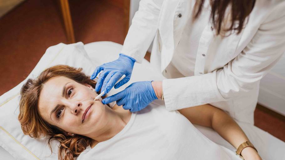 Biostimulation – der medizinisch-natürliche Weg zu straffer Haut